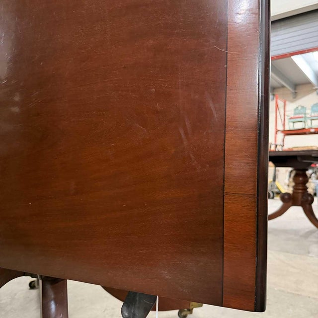 English Regency Crossbanded Mahogany Triple-Pedestal Dining Table For Sale - Image 4 of 18