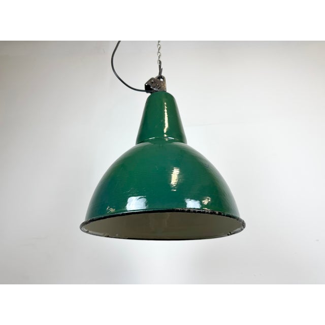 Industrial Green Enamel Factory Lamp with Cast Iron Top, 1960s For Sale - Image 9 of 17