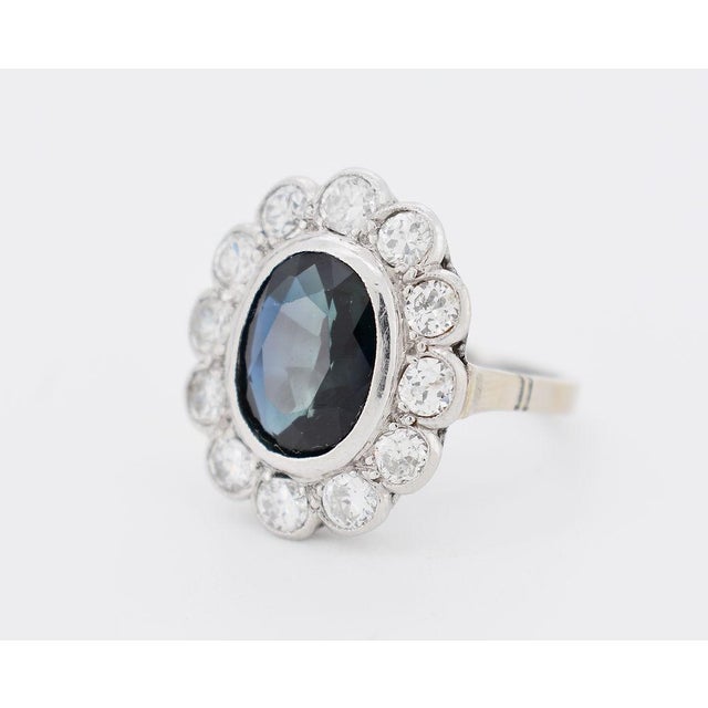Art Deco Circa 1930 Art Deco Ring, Natural Sapphire 2.40 Carats and Old-Cut Diamonds For Sale - Image 3 of 4