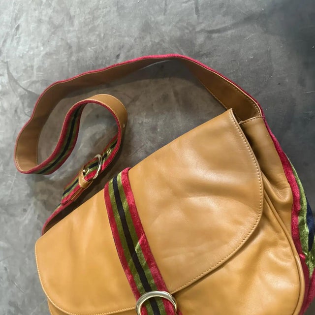1990s Iconic Brown Leather and Velvet Messanger Bag by Roberta Di Camerino For Sale - Image 10 of 18
