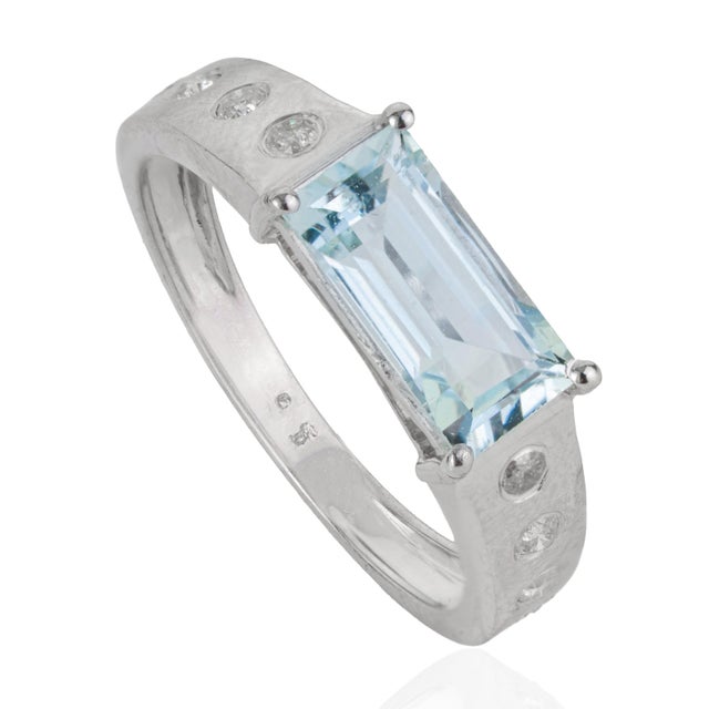 Contemporary Baguette Cut Natural Aquamarine Ring With Flush Diamond Shank 925 Silver Size 7 For Sale - Image 3 of 15