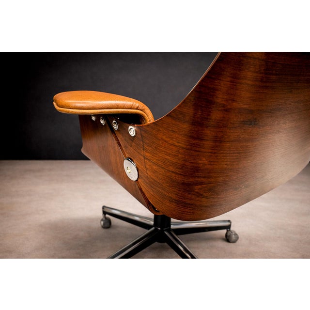 “Dinamarquesa” Armchair in Rosewood & Leather, Carlo Fongaro, 1970s - Lot 257C For Sale In New York - Image 6 of 17