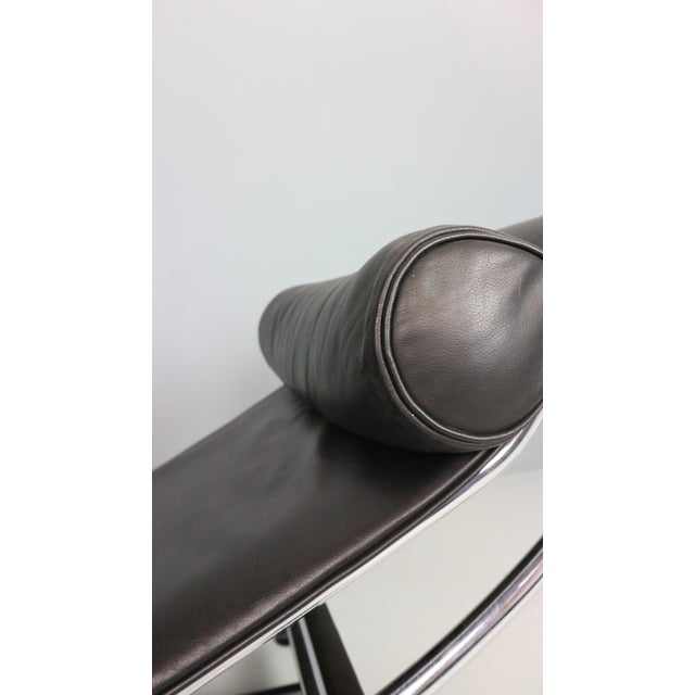 Black White Leather LC4 Chaise Longue by Le Corbusier for Cassina, 1980s For Sale - Image 8 of 18