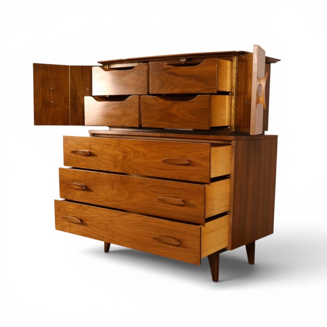 Young Manufacturing Sculptural Vintage Mid Century Modern Highboy Dresser C. 1960s, Attributed For Sale - Image 13 of 17