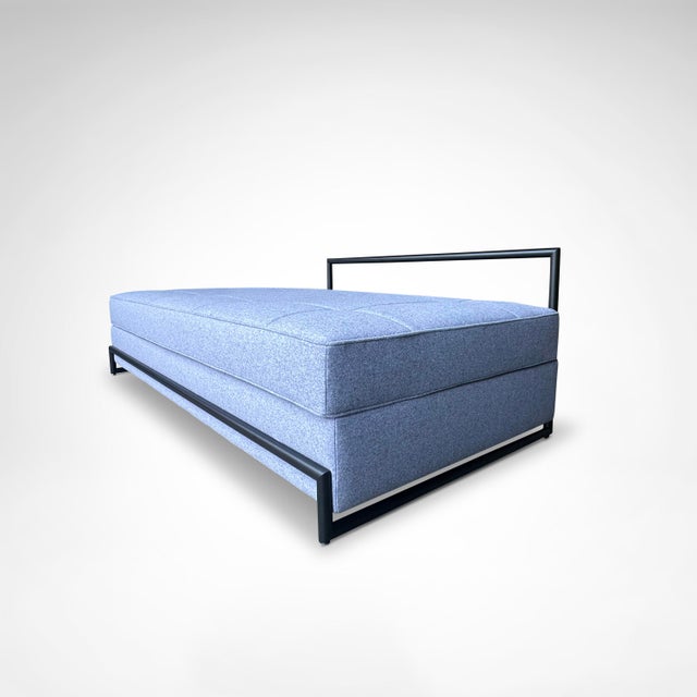 Eileen Gray Daybed in Black Metal and Kvadrat Wool Fabric by Eileen Gray for Classicon, 2010s For Sale - Image 4 of 13