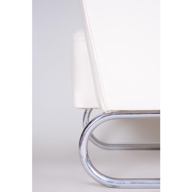 Set of Art Deco Armchairs in Chrome-Plated Steel & High Quality Leather attributed to Jindrich Halabala for Up Závody, Czech, 1930s, Set of 2 For Sale - Image 13 of 17