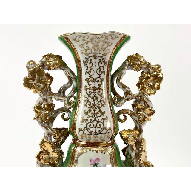 Ceramic Elegant Pair of 19th Century Old Paris Porcelain Vases, Hand-Painted & Gilt For Sale - Image 7 of 12