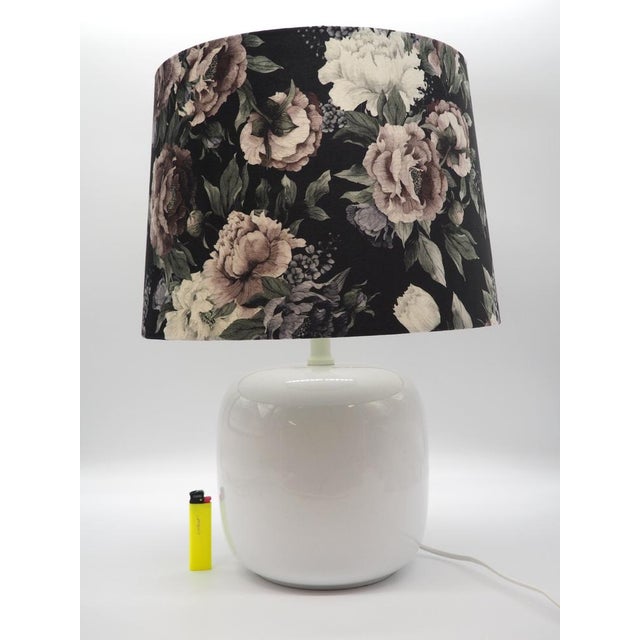 A nordic classic design by ikea. A stylish lamp that easily fits in with its simplicity. the beautiful lampshade "sofia"...