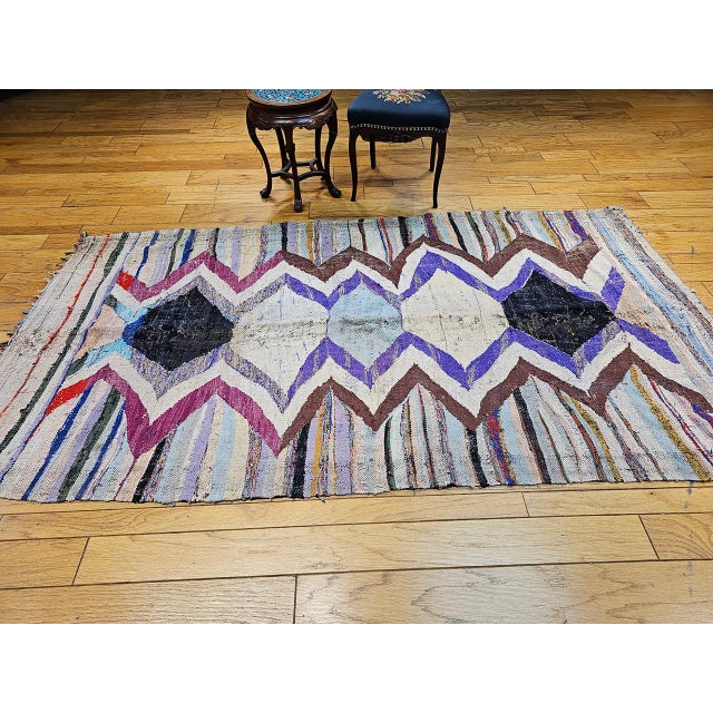 Mid 20th Century Vintage Moroccan Boucherouite Tribal Kilim, Handwoven Geometric Pattern, Lavender & Ivory, 5x9 For Sale - Image 5 of 8