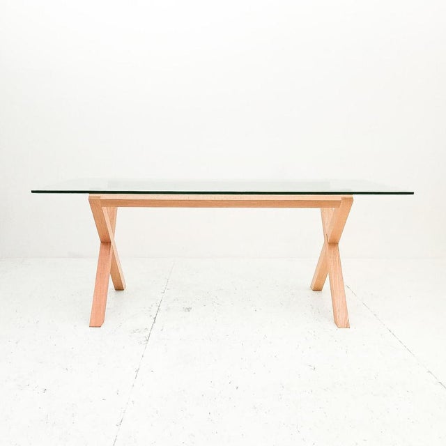 Product Details Condition: used Anno: 2020 Altezza: 74 cm Spessore: 2 cm piano in vetro Larghezza: 190 cm Profondità: 80...
