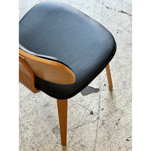 Mid Century Modern Bentwood and Leather Side Chair by Thonet For Sale In Phoenix - Image 6 of 8