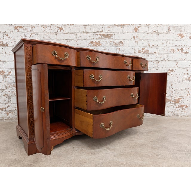 Vintage Drexel Solid Wood Mahogany Serpentine Dresser/ Credenza With Original Hardware For Sale In New York - Image 6 of 9