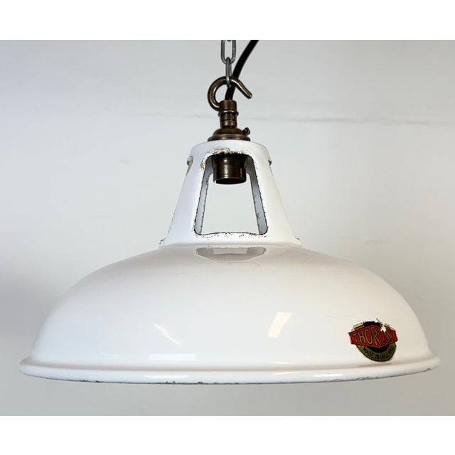 1960s Industrial White Enamel Factory Pendant Lamp from Thorlux, 1960s For Sale - Image 5 of 18