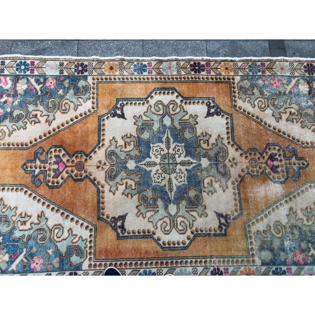 1960s Vintage Oushak Handwoven Tribal Floral Rug - 4′5″ × 7′ For Sale - Image 6 of 11