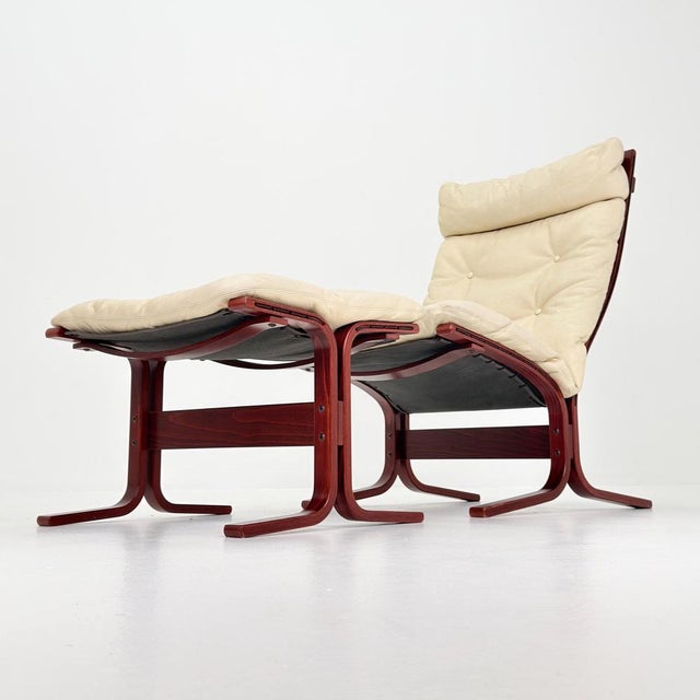 Set of Mid-Century Modern Siesta Chair and Ottoman in Cream White Leather by Ingmar Relling, 1970s For Sale - Image 6 of 18