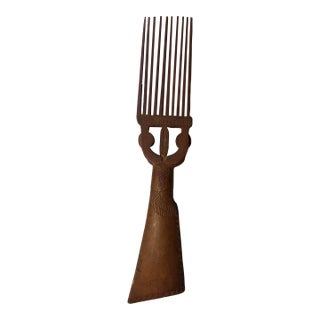 Early 20th Century Hand Carved Wooden Suriname Comb Made by Friimen (Maroon) People For Sale