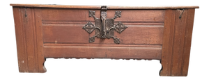 Antique Chest in Oak and Wrought Iron, 1650