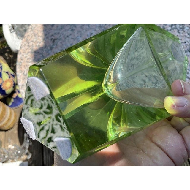 Glass Murano Green Triangular Faceted Art Glass Vase by Bucella Cristalli, 1960s For Sale - Image 7 of 14