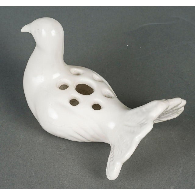 Art Nouveau White Porcelain Brush Display, 20th Century For Sale - Image 5 of 7