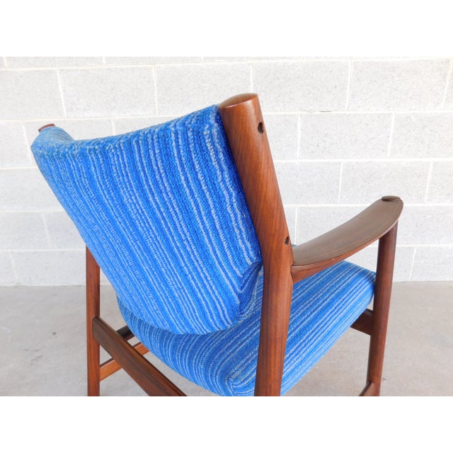 Mid-Century Rosewood Modern Arm Lounge Chair For Sale - Image 17 of 18