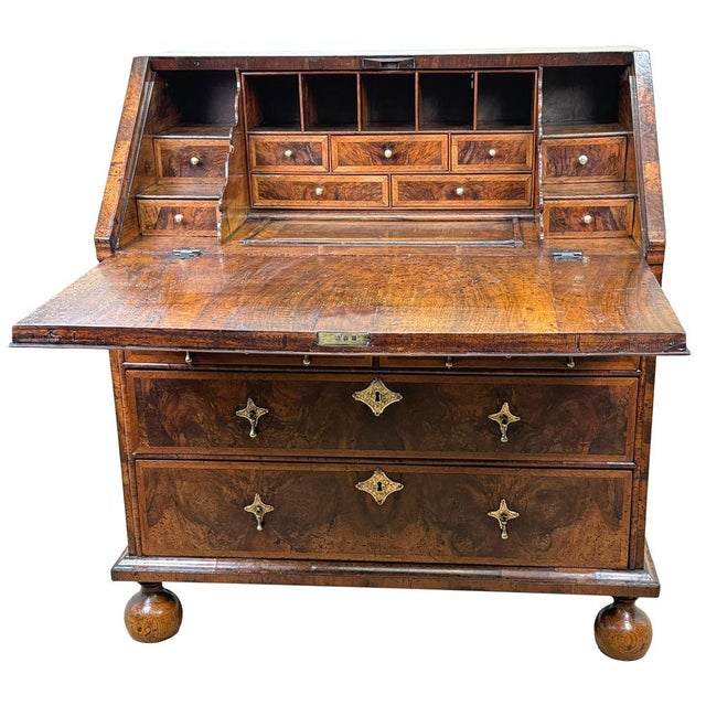 Queen Anne Walnut Bureau, 1705 For Sale - Image 10 of 18