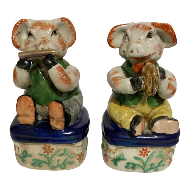 Antique 1920s English Staffordshire Style Ceramic Musical Pigs - Set of 2 For Sale