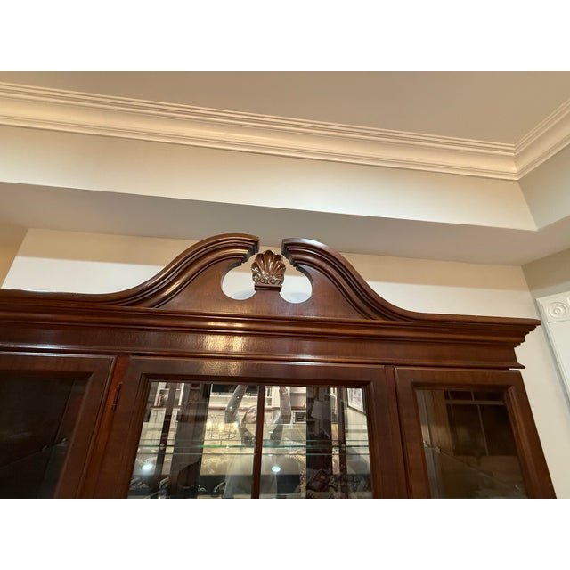 Wood 1990s China Cabinet (Drexel Chippendale) For Sale - Image 7 of 10