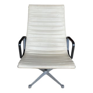 Vintage Chair by Charles & Ray Eames for Herman Miller For Sale