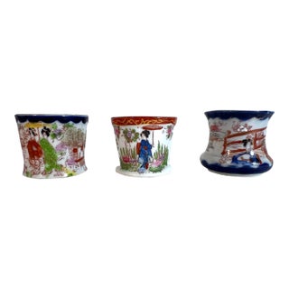 Antique Japanese Porcelain Hand Painted Tea Cups, Catchalls, Shot Cups, Set of Three For Sale