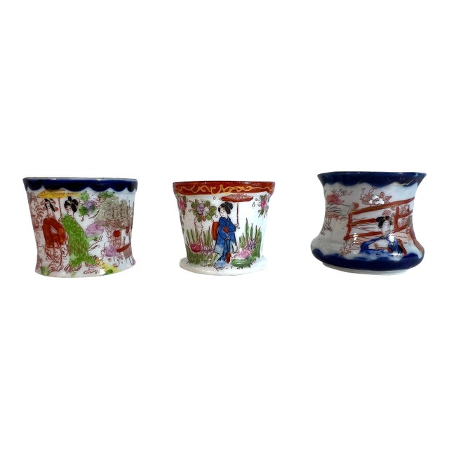 Antique Japanese Porcelain Hand Painted Tea Cups, Catchalls, Shot Cups, Set of Three For Sale