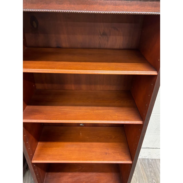 Vintage Traditional English Georgian Style Mahogany Finish Bookcase Pair For Sale - Image 9 of 12