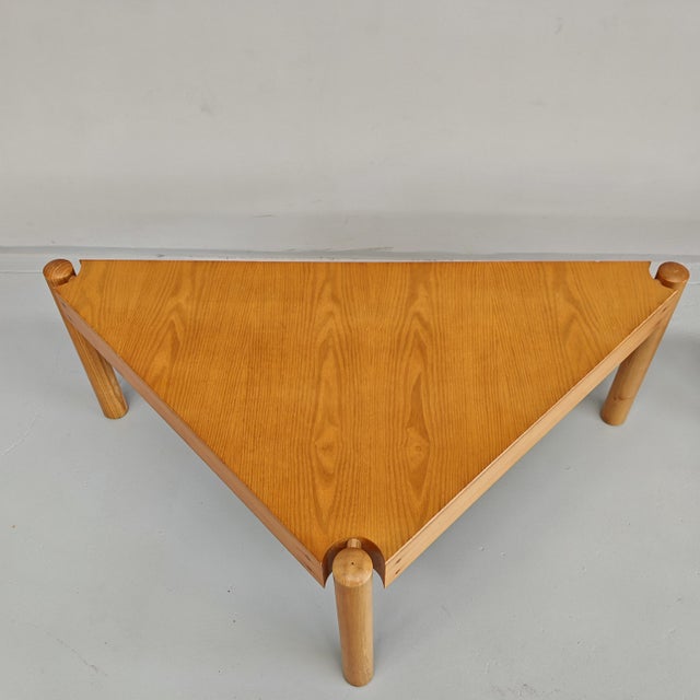 Vintage Enolinea Modular Triangular Tables in Light Wood, 1980s, Set of 4 For Sale - Image 11 of 18