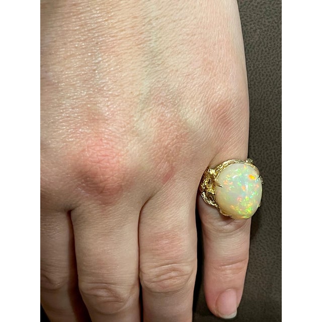 10 Carat Oval Shape Ethiopian Opal Cocktail Ring 14 Karat Yellow Gold For Sale - Image 13 of 18