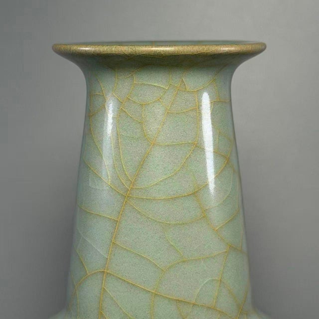 Chinese Celadon Crackle Glaze Vase, Collectible Decorative Mallet‑Shape Vessel For Sale - Image 4 of 10
