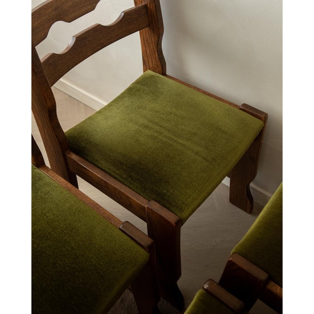 Brutalist Oak Razorback Dining Chairs with Green Velvet, 1970s, Set of 4 For Sale - Image 14 of 18