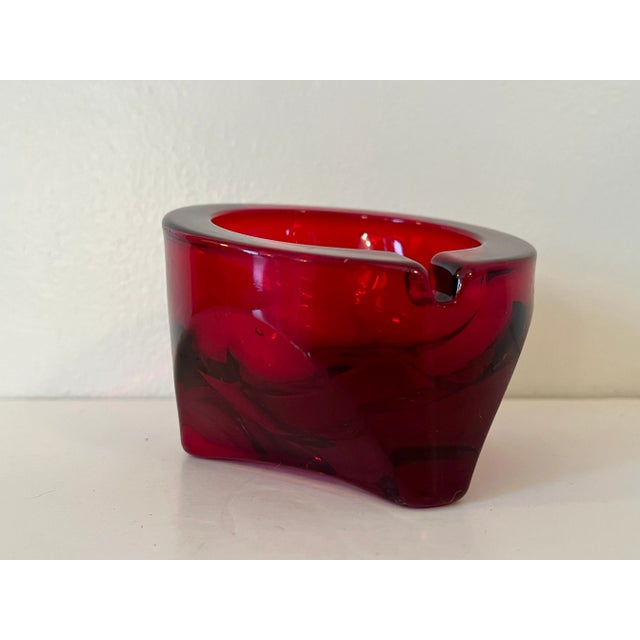 1960s Vintage Mid-Century Modern Viking Ruby Glass Abstract Geometric Ashtray in Mold-Blown Red Glass Round/Triangular Dish For Sale - Image 5 of 6