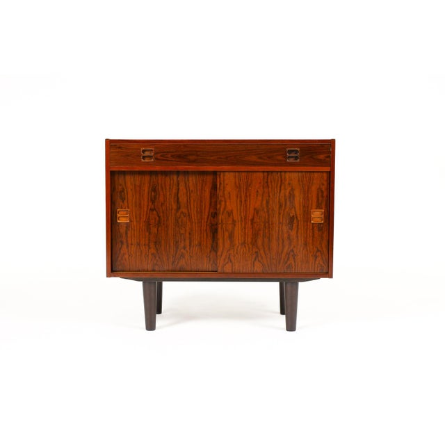 Mid-Century Modern 1960s Danish Modern Mid Century Compact Rosewood Credenza Sideboard — Sliding Doors + Shallow Drawer For Sale - Image 3 of 9