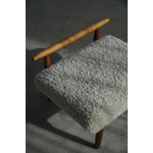 Oak Ottoman with Light Lambswool Upholstery by Eivind A. Johansen for FDB Møbler, 1950s For Sale - Image 15 of 17