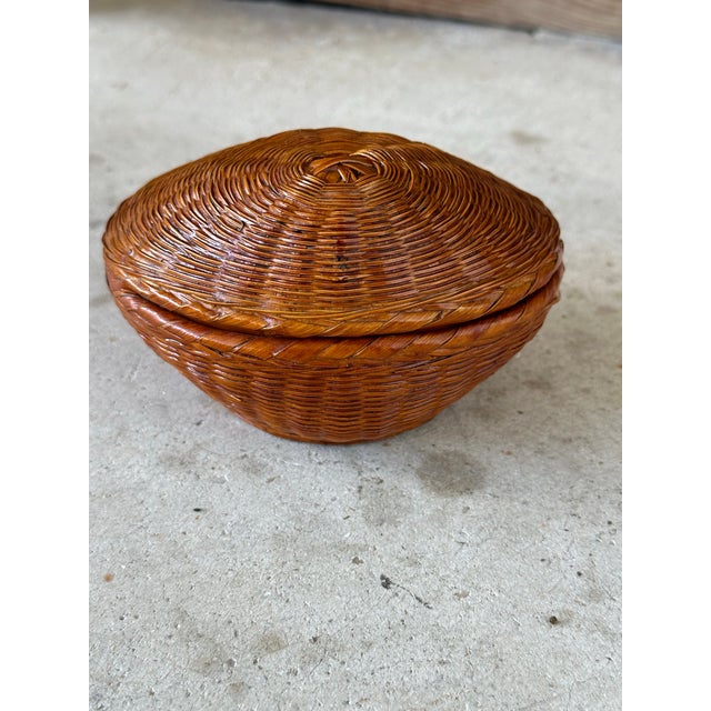 Vintage Coastal Rattan Wicker Clam Shell Trinket Box | Chairish