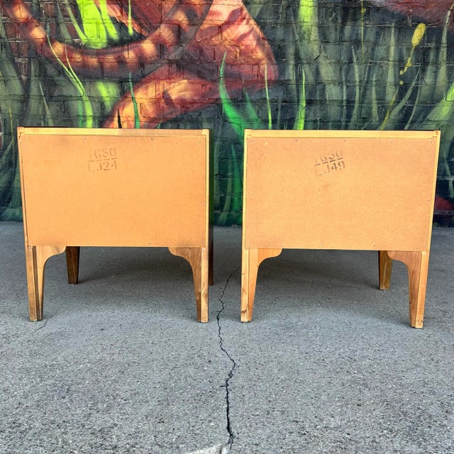 Pair of United Furniture Mid Century Modern Nightstands For Sale In Cleveland - Image 6 of 12