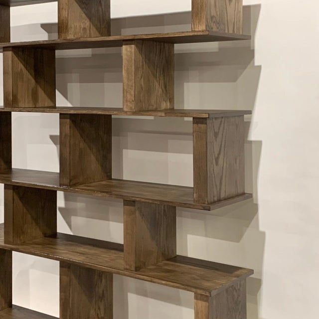 Modern Solid Stained Oak Verticale Shelving Unit by Design Frères For Sale - Image 3 of 6