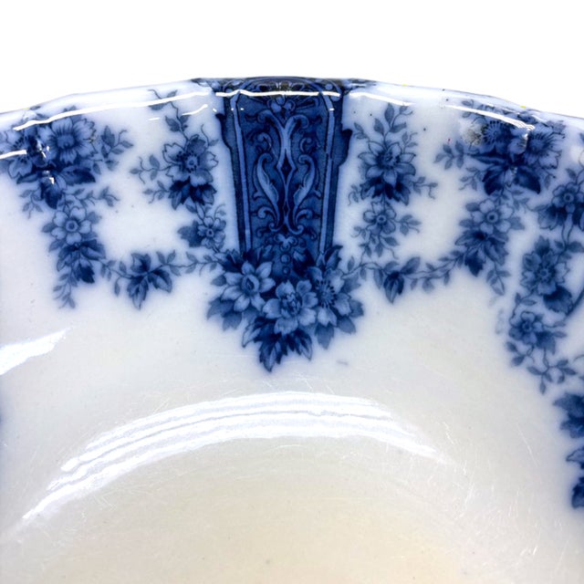 Large Victorian Blue & White Transferware Wash Basin | Bowl in "Duchess" For Sale In Tampa - Image 6 of 14