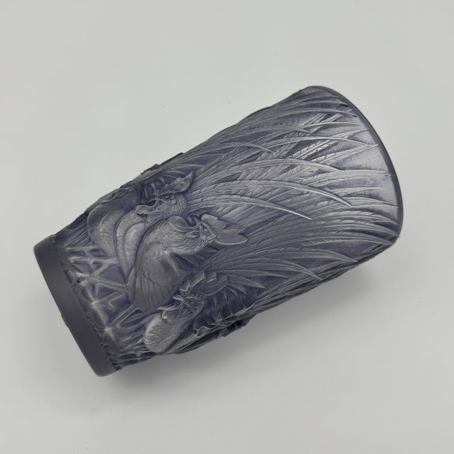 Roosters and Feathers Vase by R. Lalique, 1928 For Sale - Image 6 of 16
