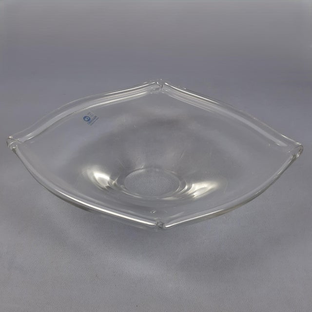 Elegant Italian modern centerpiece, handcrafted in transparent glass by Cristalgiv. Very elegant and unique design item....