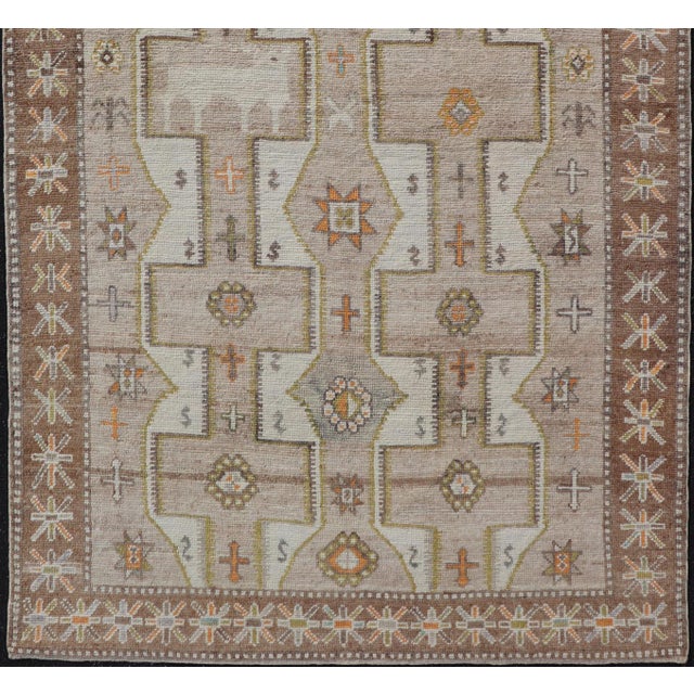 Tribal Geometric All-Over Design Gallery Turkish Oushak Rug in Soft Ivory and Taupe For Sale - Image 3 of 13