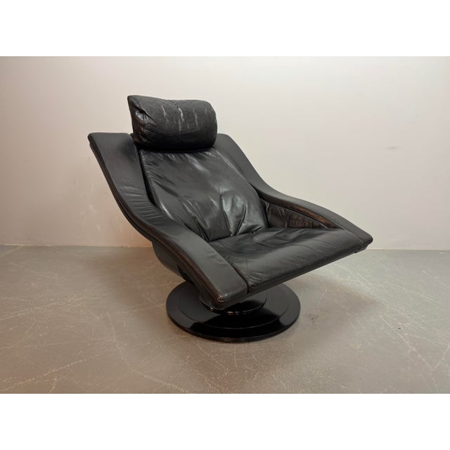 Set of Mid-Century Scandinavian Modern Move Lounge Chair and Ottoman in Black Leather by Takashi Okamura and Erik Marquardsen for Nelo, Sweden, 1960s For Sale - Image 4 of 14