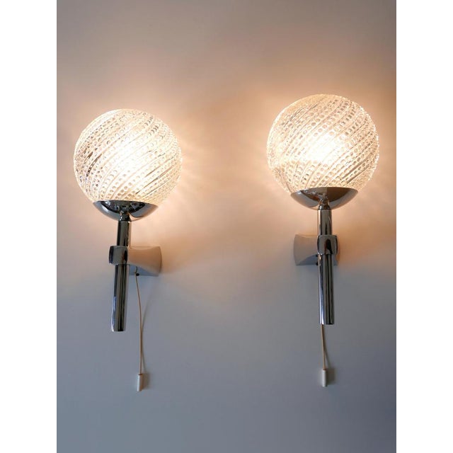 Mid-Century Modern Textured Glass Wall Lamps, 1970s, Set of 2 For Sale - Image 4 of 17