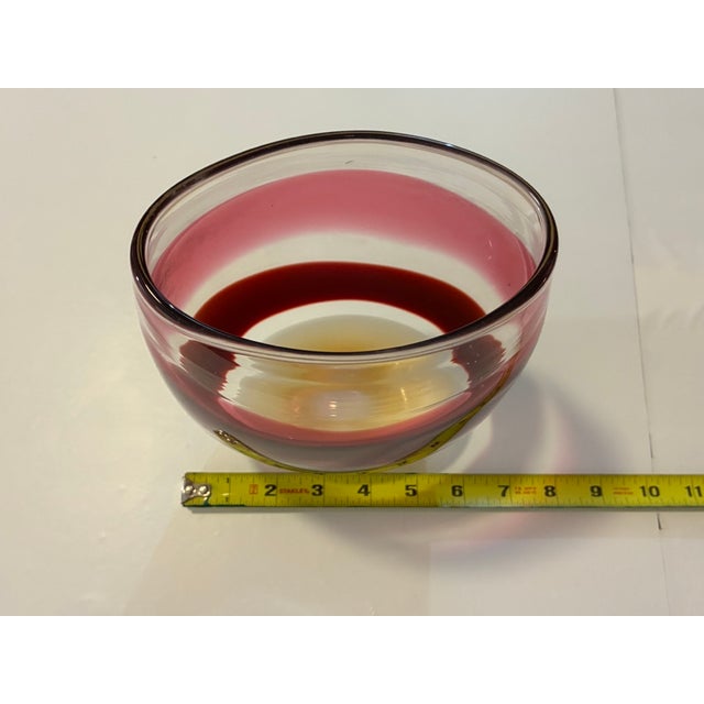 2003 Caleb Siemon Signed Studio Art Glass Oval Sommerso Vase - Ruby & Cream For Sale In Atlanta - Image 6 of 14