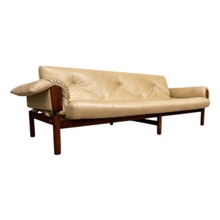 “MP-13” Sofa in Rosewood & Leather, Percival Lafer, 1967 - Lot 61 For Sale