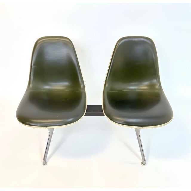 Tandem Bench in Fiberglas with Naugahyde Leather Seat by Charles & Ray Eames for Herman Miller, 1960s For Sale - Image 6 of 18